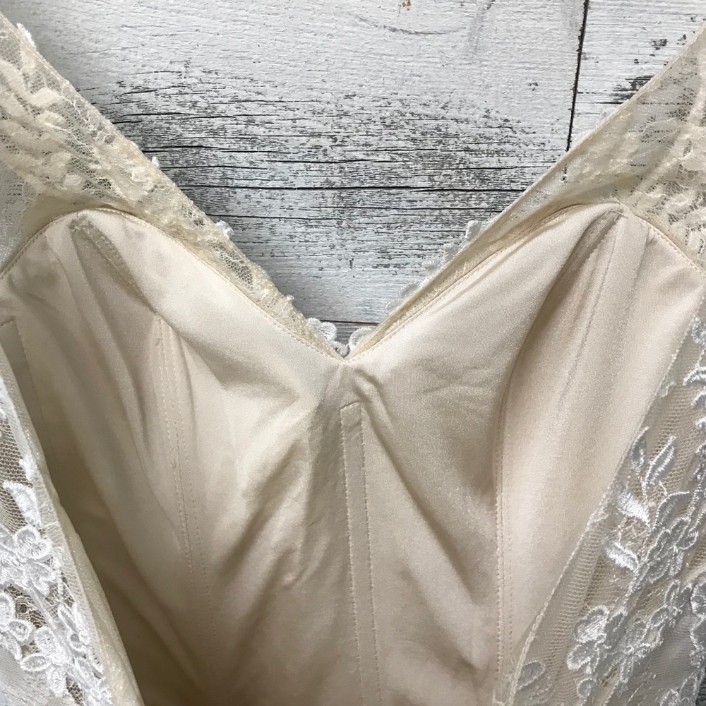 BHLDN Anthropologie Elisha Ivory Lace Wedding Gown - Picture 4 of 8